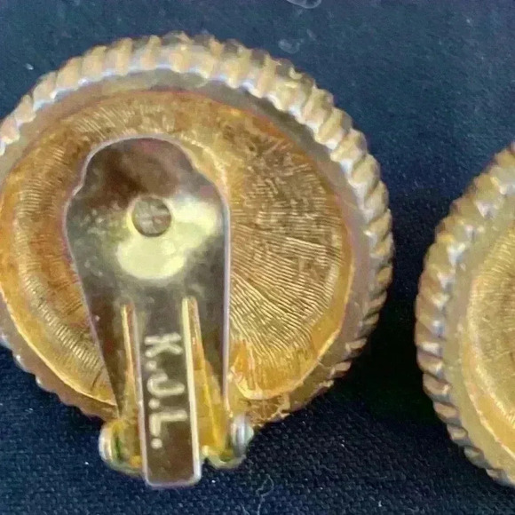 Kenneth Jay Lane KJL Vintage 60's Quality Costume Jewelry Earrings - Picture 2 of 2